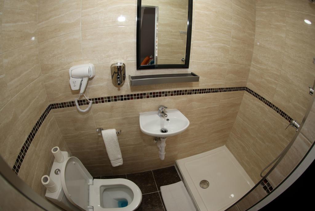 Heathrow Inn Hotel Hillingdon Room photo